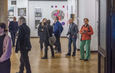 Click to zoom the picture.